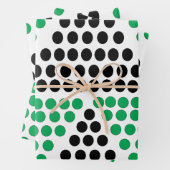 Geometrisches Muster des schwarzen grünen Dreiecks Geschenkpapier Set (Beispiel)