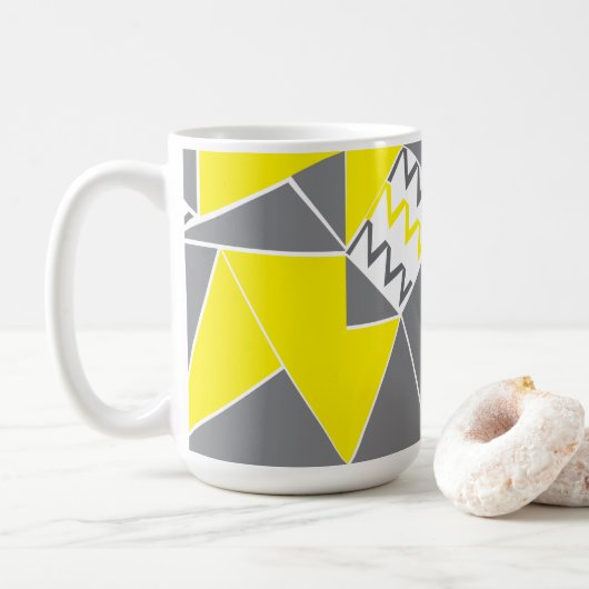 Geometrisches Muster für gelbgraue Zickzack Streif Kaffeetasse (Mit Donut)