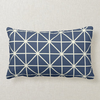 Geometrisches Muster für Navy & Cream Diamond Lendenkissen