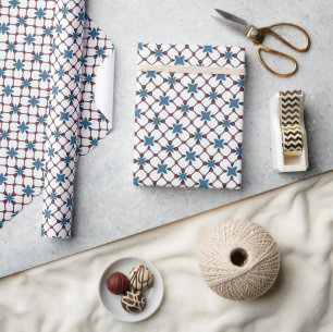 Geometrisches Muster in blau, weiß und rot Geschenkpapier