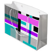 geometrisches Muster in Streifen- und Neonfarben Große Geschenktüte (Rückseite Schrägansicht)