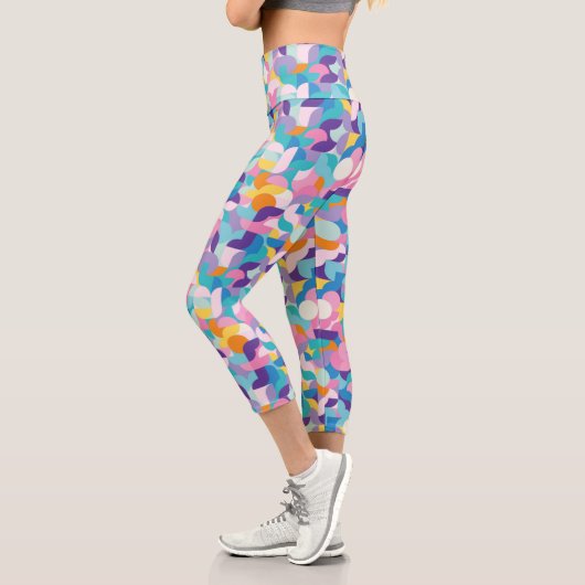 Geometrisches Muster lila und rosa Capri Leggings (Links)