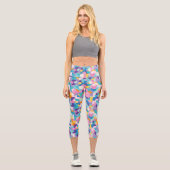 Geometrisches Muster lila und rosa Capri Leggings (Vorderseite)