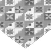 Geometrisches Muster, mehrfarbiges Patchwork Tischdecke (Schrägansicht)