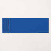 Geometrisches Navy Blau und Weiß Monogramm Yogamatte (Rückseite (Horizontal))