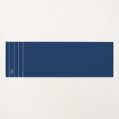 Geometrisches Navy Blau und Weiß Monogramm Yogamatte (Vorderseite (Horizontal))