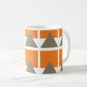Geometrisches Orange Gray Square Triangle Kaffeetasse (VorderseiteRechts)