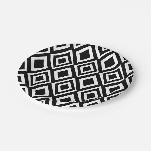 Geometrisches Party aus Schwarz und Weiß Pappteller (Schrägansicht)