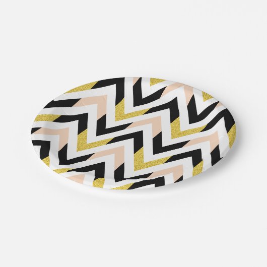 Geometrisches Peachy Rosa, Gold, Schwarzes Muster Pappteller (Schrägansicht)