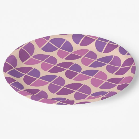 Geometrisches rosa Lila Muster des mittleren Jahrh Pappteller (Schrägansicht)