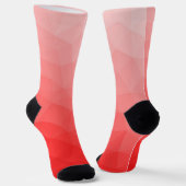 Geometrisches rotes Gradientenmuster Monogramm Socken (Gewinkelt)