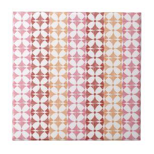 Geometrisches rotes Ikat-Streifenmuster Fliese