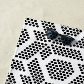 Geometrisches Schwarz auf weißen Punkten Strandtuch (Beispiel)