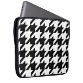 geometrisches Schwarz-Weiß-Hahnentrittmuster Laptopschutzhülle (Vorne Rechts)