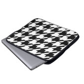 geometrisches Schwarz-Weiß-Hahnentrittmuster Laptopschutzhülle (Vorne Knopf)