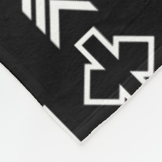 Geometrisches Schwarz-Weiß-Muster Fleecedecke (Ecke)