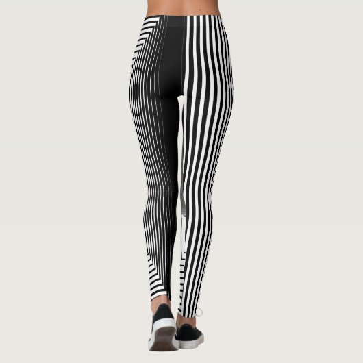 geometrisches Schwarz-Weiß-Muster Leggings (Rückseite)