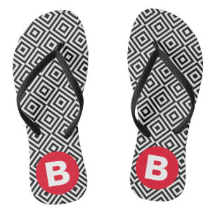 Geometrisches Schwarz-Weiß-Muster rotes Monogramm Badesandalen