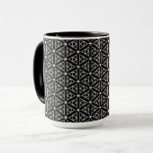 Geometrisches Schwarz-weißes und Silver Geometrism Tasse (Vorderseite Links)