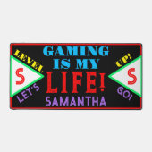 Geometrisches Schwarzes Lila Rotes Monogramm für V Schreibtischunterlage (Vorderseite)