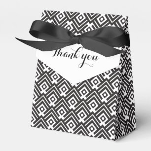 Geometrisches Schwarzweiß dank Geschenkboxen Geschenkschachtel
