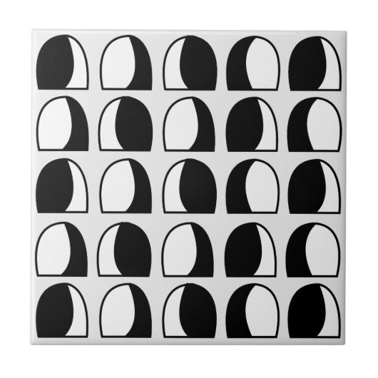 Geometrisches Schwarzweißmuster Fliese (Vorderseite)