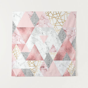 Geometrisches, silbernes Dreieck aus Gold, Marmorm Wandteppich