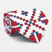 Geometrisches Stammmuster rot, blau und weiß mit S Krawatte (Gerollt)