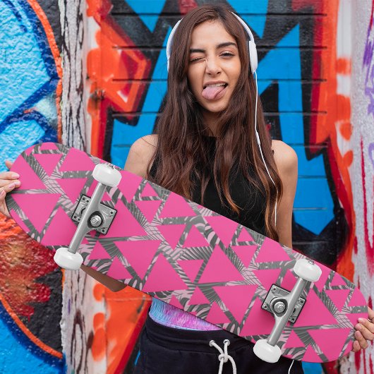 Geometrisches tropisches Cooles Muster in Hot Pink Skateboard