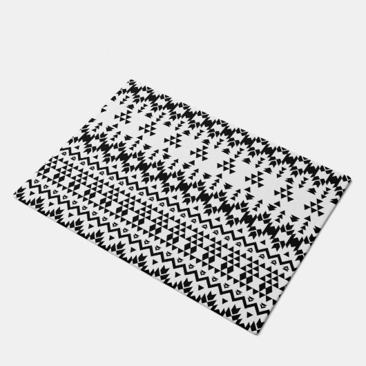 geometrisches Vektormuster Schwarz/Weiß Fußmatte (Schrägansicht)