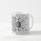 Geometrisches weißes und schwarzes Lochmuster Elsa Kaffeetasse (VorderseiteRechts)