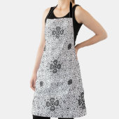 Geometrisches weißes und schwarzes Lochmuster Elsa Schürze (InSitu)