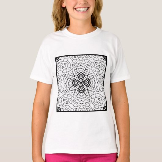 Geometrisches weißes und schwarzes Lochmuster Elsa T-Shirt (Vorderseite)