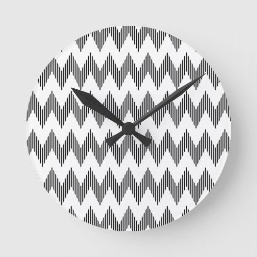 Geometrisches Zickzackmuster Runde Wanduhr (Vorderseite)