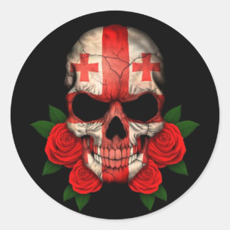 georgischer Flaggenschädel mit Rote Rosen Runder Aufkleber