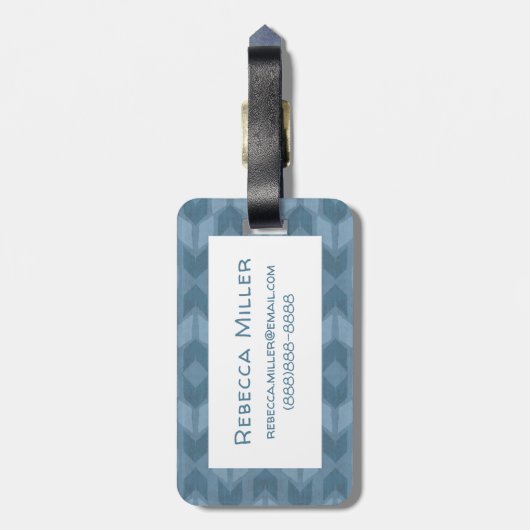Geoschritt| Blaues Pfeilmuster Gepäckanhänger (Rückseite vertikal)