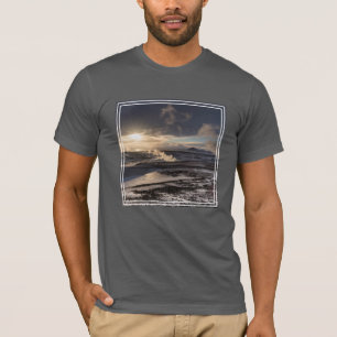 Geothermale Winterlandschaft T-Shirt