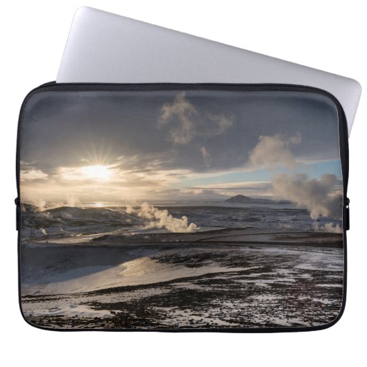 Geothermische Winterlandschaft Laptopschutzhülle (Vorderseite)