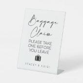 Gepäckanforderung Minimalistisch Hochzeit Sockelschild (Vorderseite)