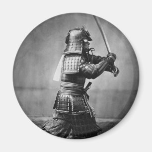 Gepanzerte Samurais mit Klinge und Dolch im Jahre Magnet