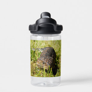 Gepanzerter Wanderer: Der geheime Spaziergang der  Trinkflasche