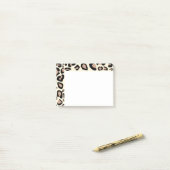 Gepard beschmutzt Post-It Klebezettel (Auf Schreibtisch)