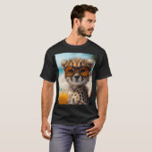 Gepard mit entspannter Strandstimmung T-Shirt (Vorne ganz)