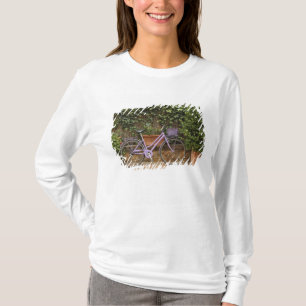 Geparktes Fahrrad, Pienza, Italien, Toskana T-Shirt