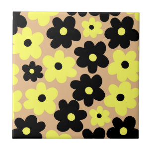 Gepflegte gelbe schwarze Hippie-Blumenmuster Fliese