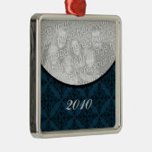 Gepflegter Urlaub Damask Premium Platz Silbernes Ornament (Rechts)