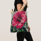 Gepixelter Hibiskus mit Minz-Hintergrund Tasche (Von Nahem)