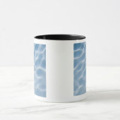 Geplätschertes blaues Wasser mit Starfish Tasse (Zentrum)