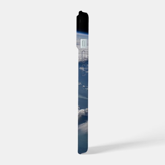 Geplünderte Anvillen der Erde auf Südborneo. iPhone 15 Hülle (Linke Seite)