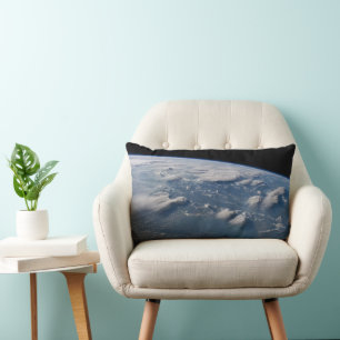 Geplünderte Anvillen der Erde auf Südborneo. Lendenkissen